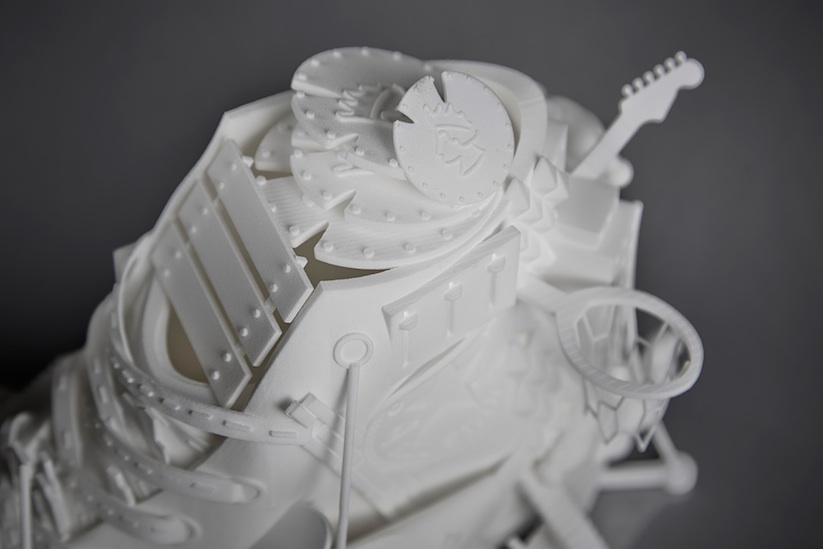 Converse_Chuck_Taylor_All_Star_3D_Printed_Sculpture_by_Modla_Damilola_Odusote_2014_08