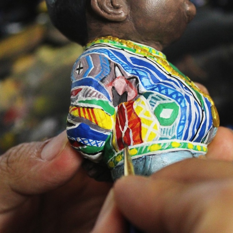 Custom_Hand_Painted_Sculptures_of_Tupac_and_Biggie_Smalls_by_Plastic_Cell_2014_07