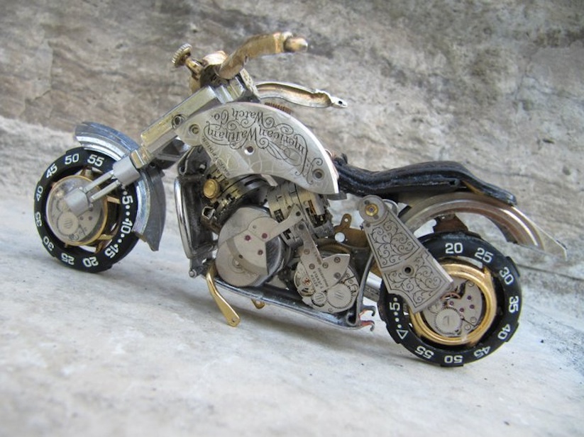 Model_Motorbikes_Made_Entirely_From_Discarded_Watch_Parts_2014_03