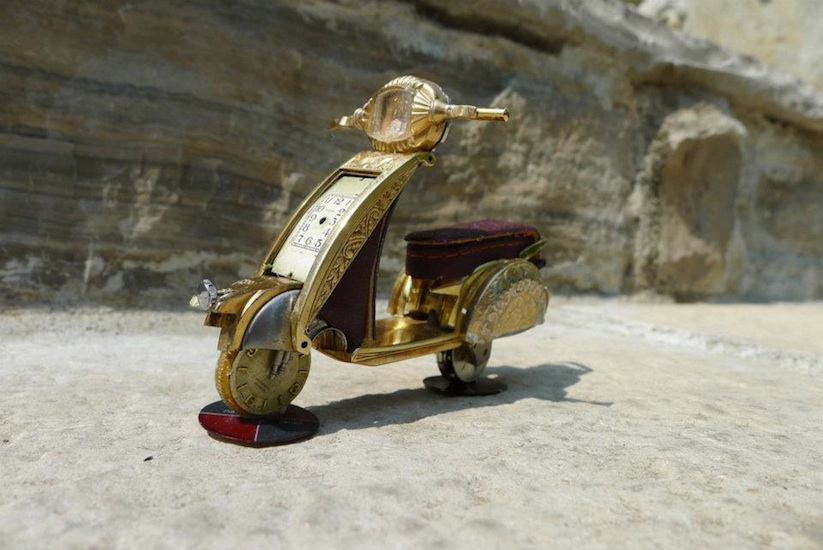 Model_Motorbikes_Made_Entirely_From_Discarded_Watch_Parts_2014_04