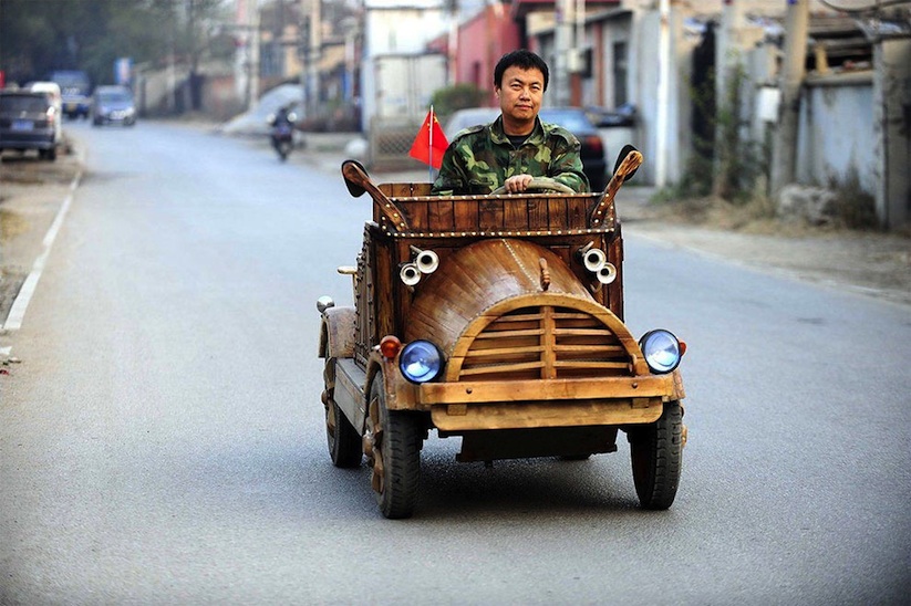 An_Electronic_Wooden_Car_Homemade_by_Carpenter_Liu_Fulong_in_China_2014_01