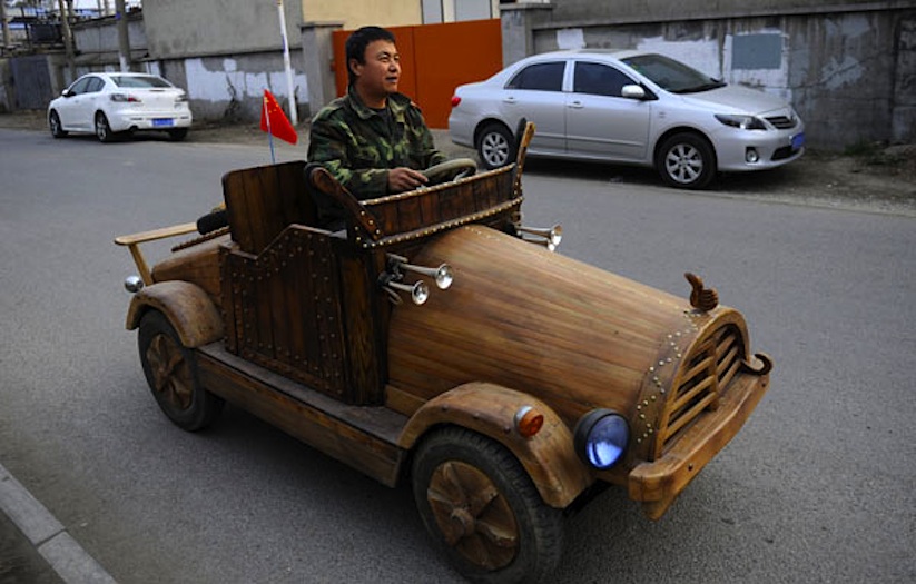 An_Electronic_Wooden_Car_Homemade_by_Carpenter_Liu_Fulong_in_China_2014_10