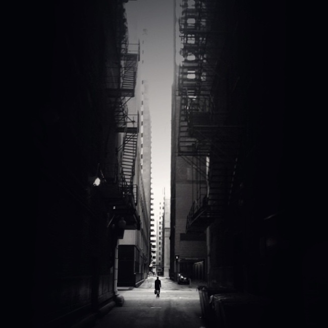Follow_Me_Into_The_Dark_Incredible_Black_White_Street_Photos_by_Jason_Peterson_2014_11