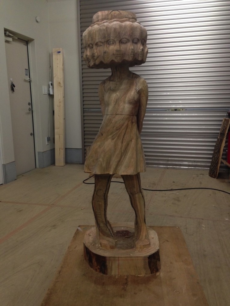 Life_Size_Sculpture_Carved_From_A_Tree_Trunk_by_Yoshitoshi_Kanemaki_2014_09