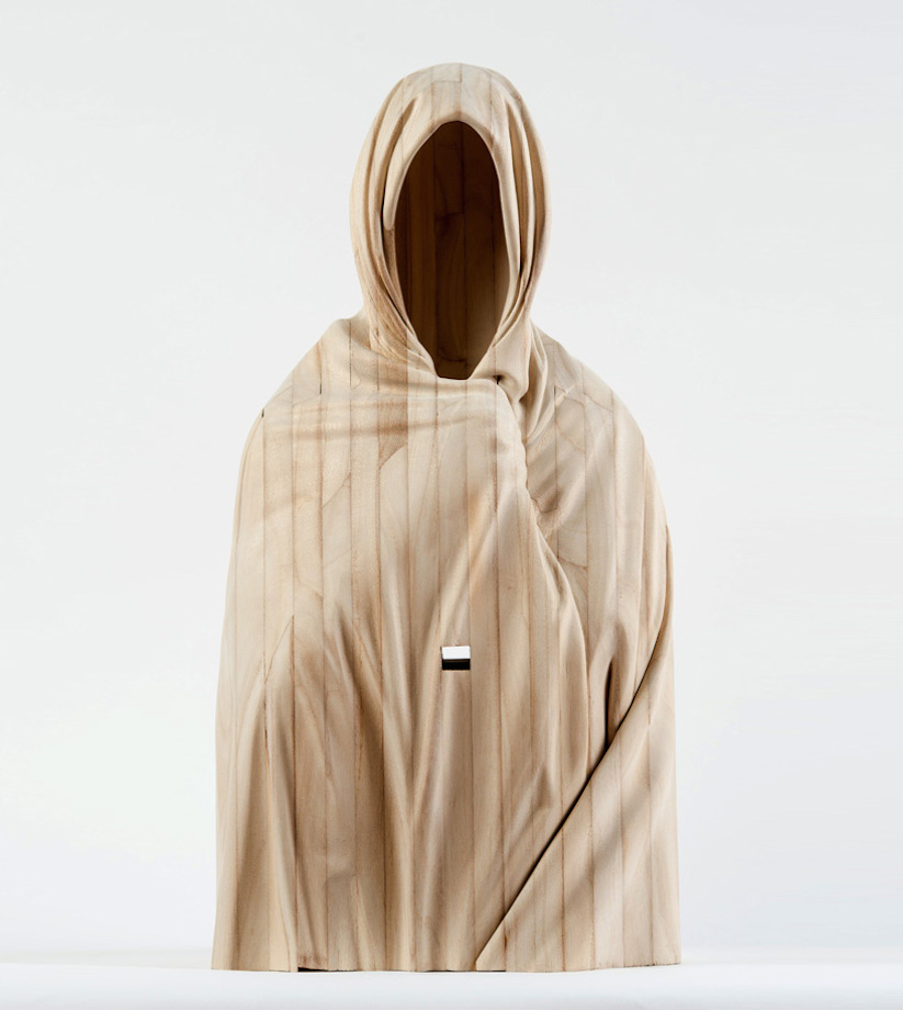 wooden_sculptures_glitch_effect_08