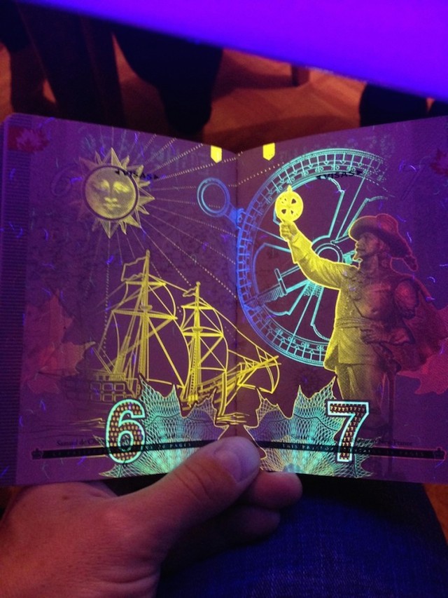 Canadian-Passports-Under-Blacklight_11