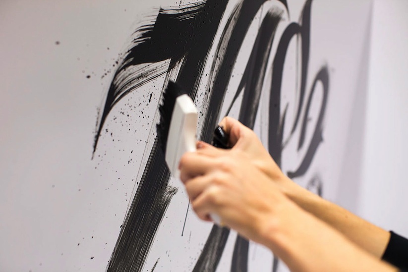 Live_Calligraphy_Performance_by_Pokras_Lampas_2014_05