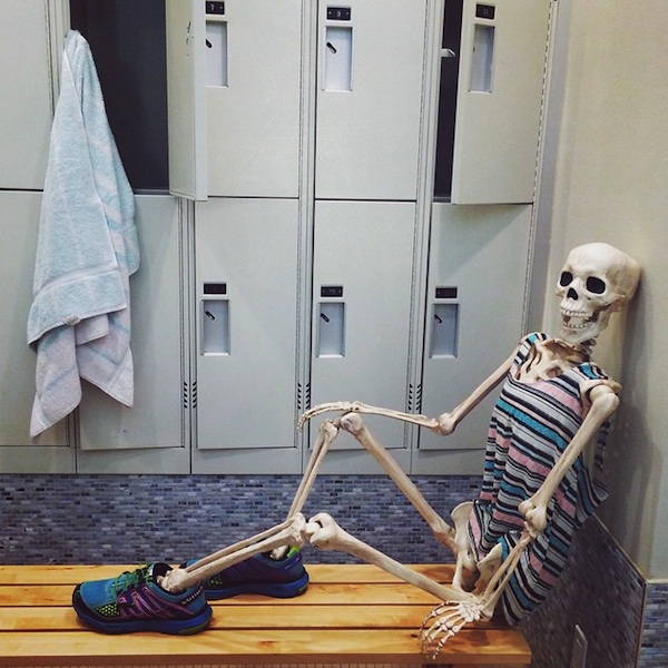 Meet_Skellie_A_Skeleton_Who_Is_Basically_Any_Girl_On_Instagram_2015_11