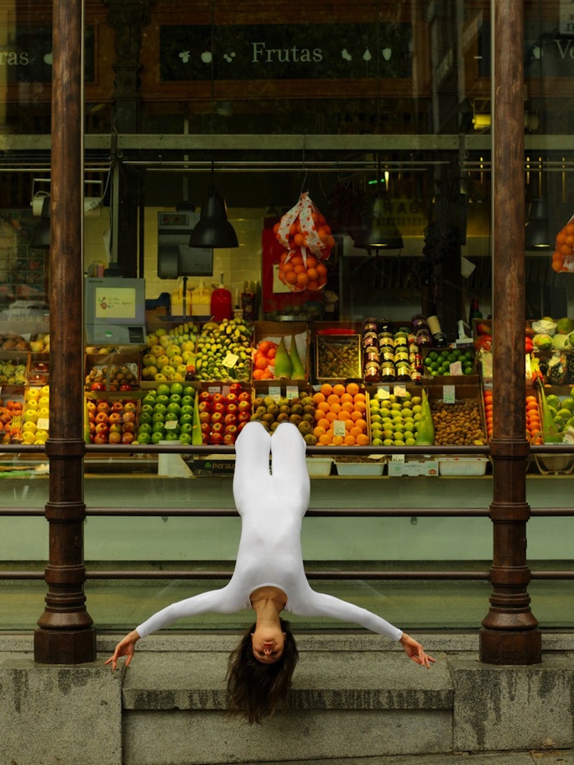 Urban_Yoga_Stunning_Yoga_Poses_Captured_On_The_Streets_Of_Paris_Madrid_NYC_2015_07