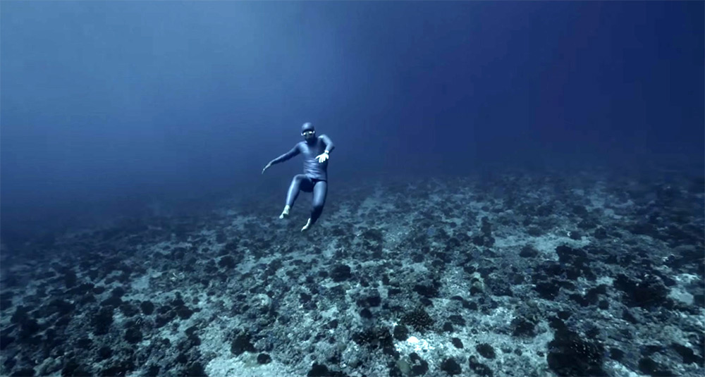 Guillaume-Nery-Diving_01