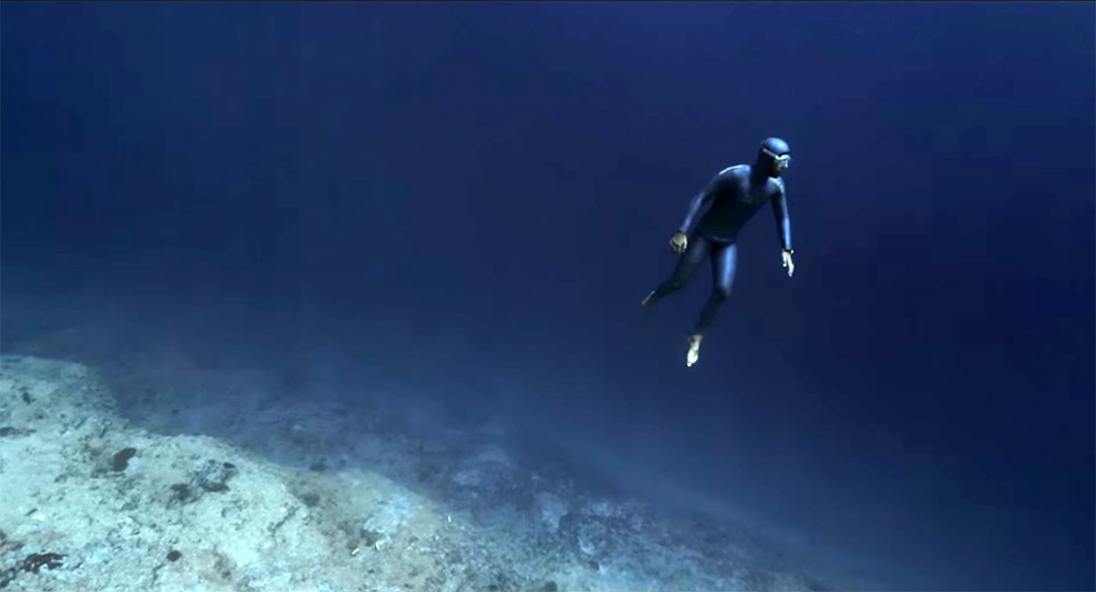 Guillaume-Nery-Diving_02
