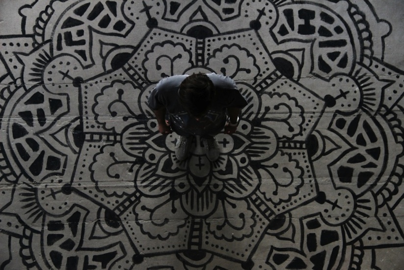 Urban_Mandalas_by_French_Street_Artist_Arthur_Louis_Ignore_2015_05