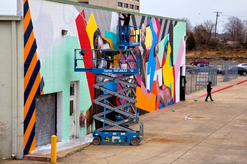 Collaboration_Mural_by_Irish_Artists_Conor_Harrington_and_Maser_in_Fort_Smith_2015_04