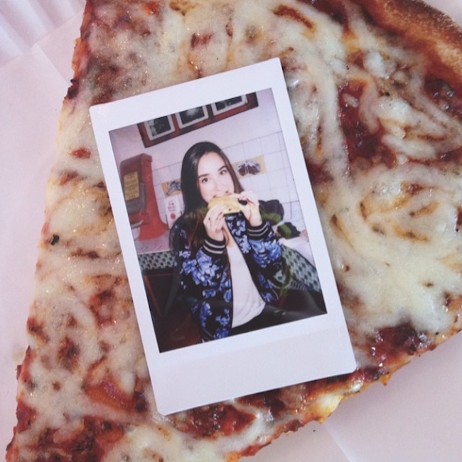 Hot_Girls_Eating_Pizza_2015_09