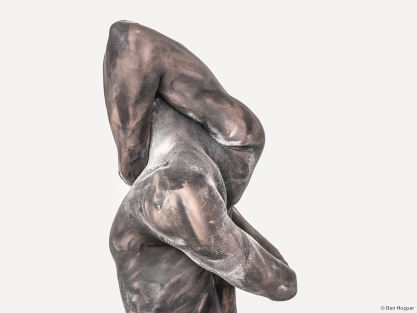 Transfiguration_Circus_Artists_and_Dancers_Transformed_Into_Abstract_Living_Sculptures_2015_05