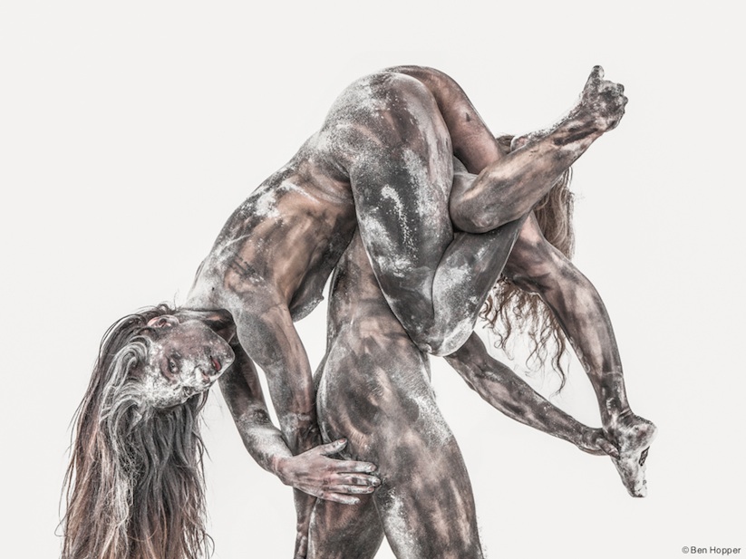 Transfiguration_Circus_Artists_and_Dancers_Transformed_Into_Abstract_Living_Sculptures_2015_09