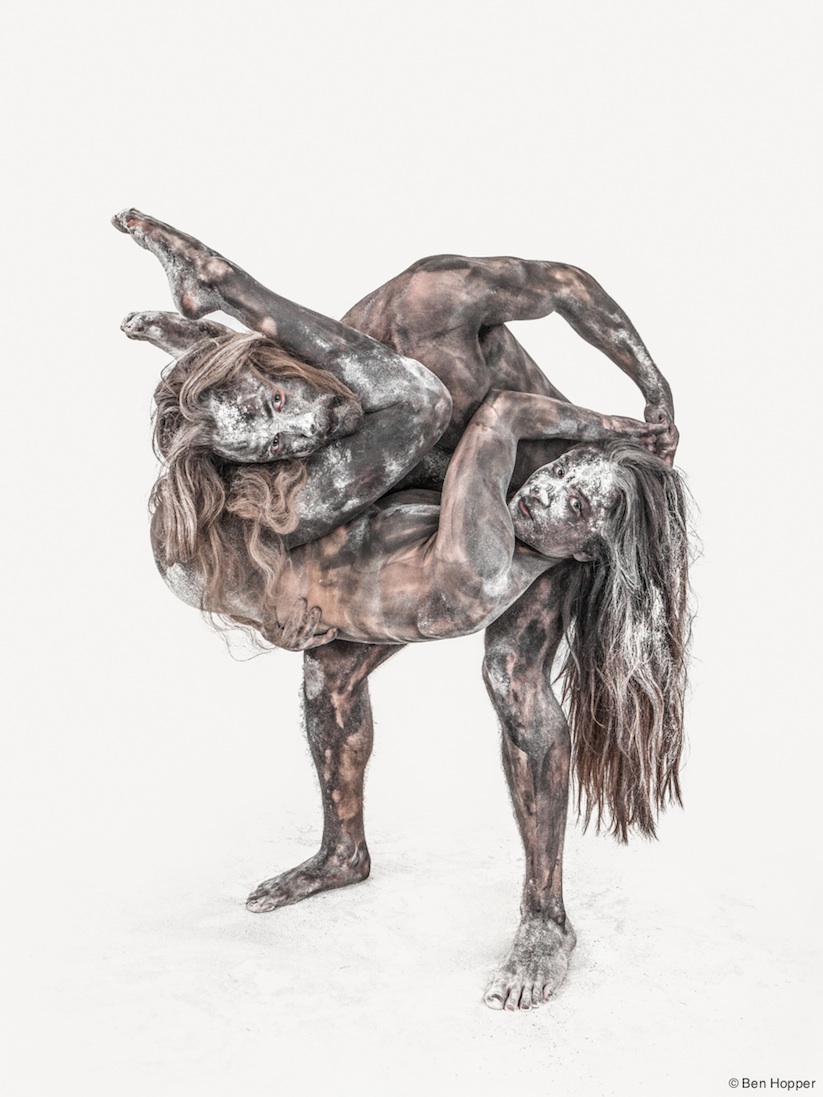 Transfiguration_Circus_Artists_and_Dancers_Transformed_Into_Abstract_Living_Sculptures_2015_10