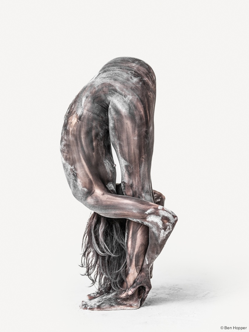 Transfiguration_Circus_Artists_and_Dancers_Transformed_Into_Abstract_Living_Sculptures_2015_12