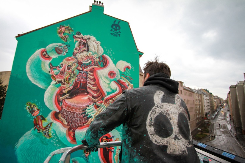 Dissection_Of_A_Polar_Bear_Gigantic_New_Piece_by_Artist_Nychos_in_Vienna_2015_01