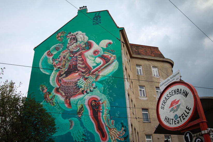 Dissection_Of_A_Polar_Bear_Gigantic_New_Piece_by_Artist_Nychos_in_Vienna_2015_12