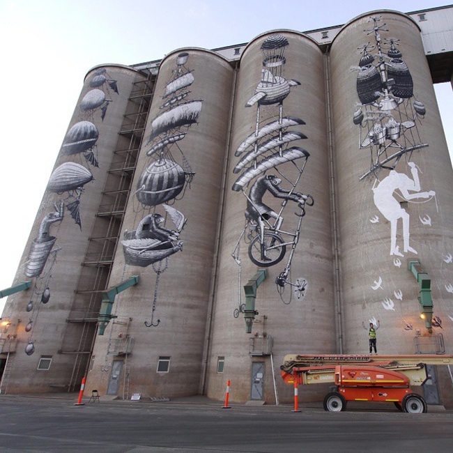 New_Mural_by_British_Artist_Phlegm_on_Giant_Grain_Silos_in_Perth_Australia_2015_05