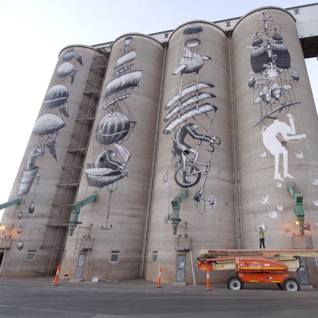 New_Mural_by_British_Artist_Phlegm_on_Giant_Grain_Silos_in_Perth_Australia_2015_10