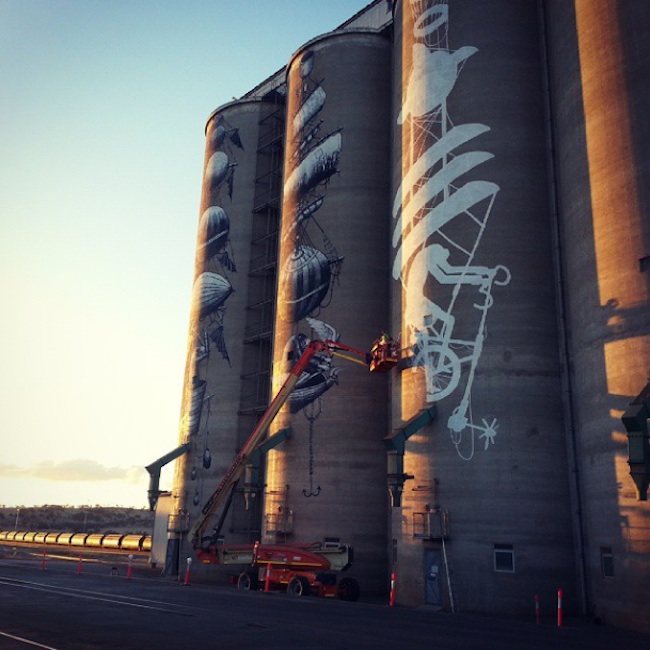 New_Mural_by_British_Artist_Phlegm_on_Giant_Grain_Silos_in_Perth_Australia_2015_11