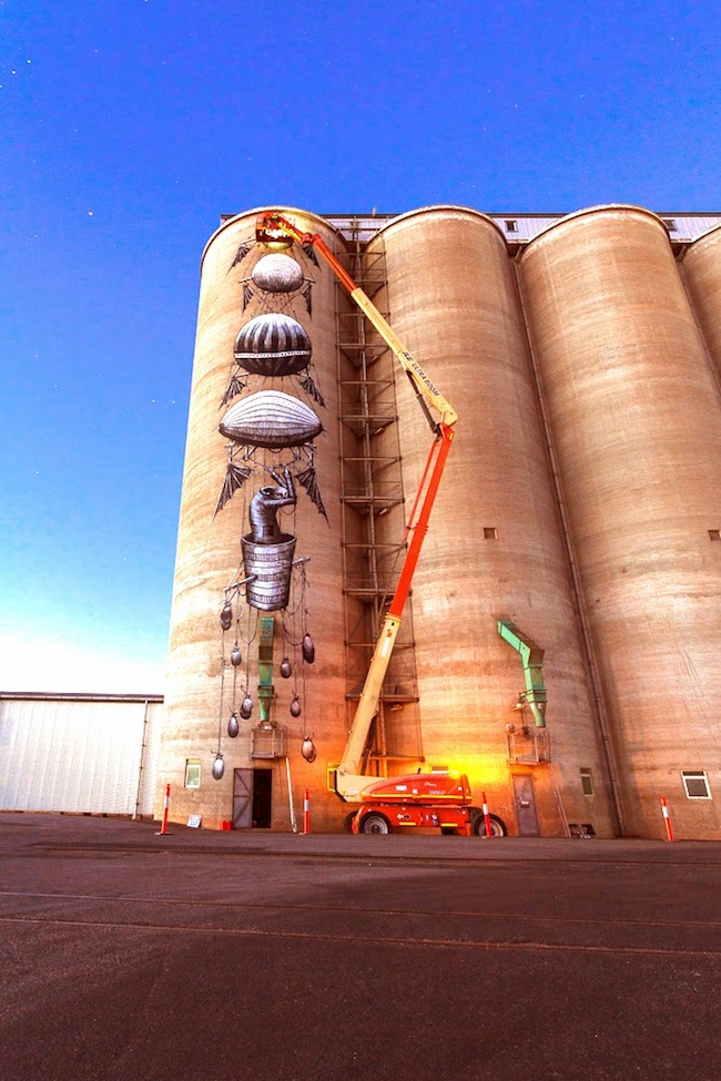 New_Mural_by_British_Artist_Phlegm_on_Giant_Grain_Silos_in_Perth_Australia_2015_13