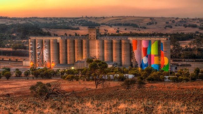 New_Mural_by_British_Artist_Phlegm_on_Giant_Grain_Silos_in_Perth_Australia_2015_14