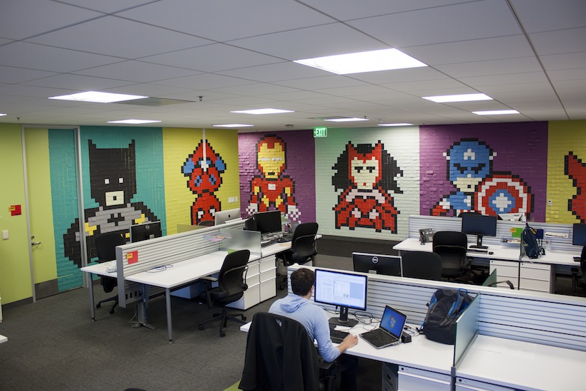 Superhero_Post_It_Mural_made_of_8000_Sticky_Notes_in_an_San_Francisco_based_Office_2015_01