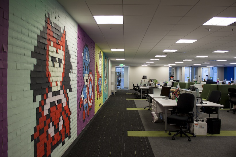 Superhero_Post_It_Mural_made_of_8000_Sticky_Notes_in_an_San_Francisco_based_Office_2015_12