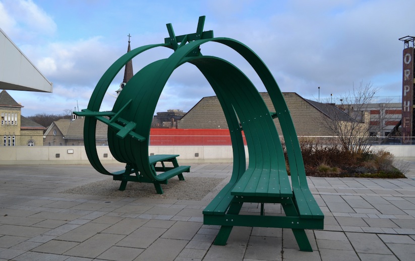 Twisted_Tabele_Sculptures_by_Michael_Beitz_2015_11