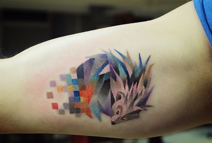 Colorful_Pixel_and_Glitch_Tattoos_by_Moscow_based_Artist_Lesha_Lauz_2015_01