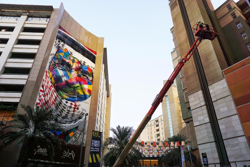 The_Bedouin_New_Mural_by_Eduardo_Kobra_in_Dubai_2015_08