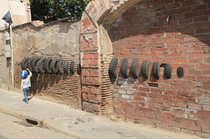 pneumatic-tires-streetart_02