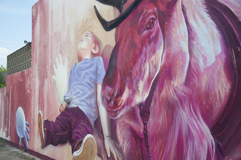 Hyperrealistic_Mural_by_Street_Artists_TelmoMiel_in_Heerlen_2015_06