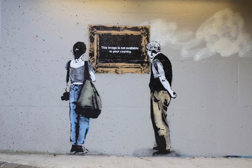 New_Pieces_by_Street_Artist_iHeart_in_Vancouver_2015_05