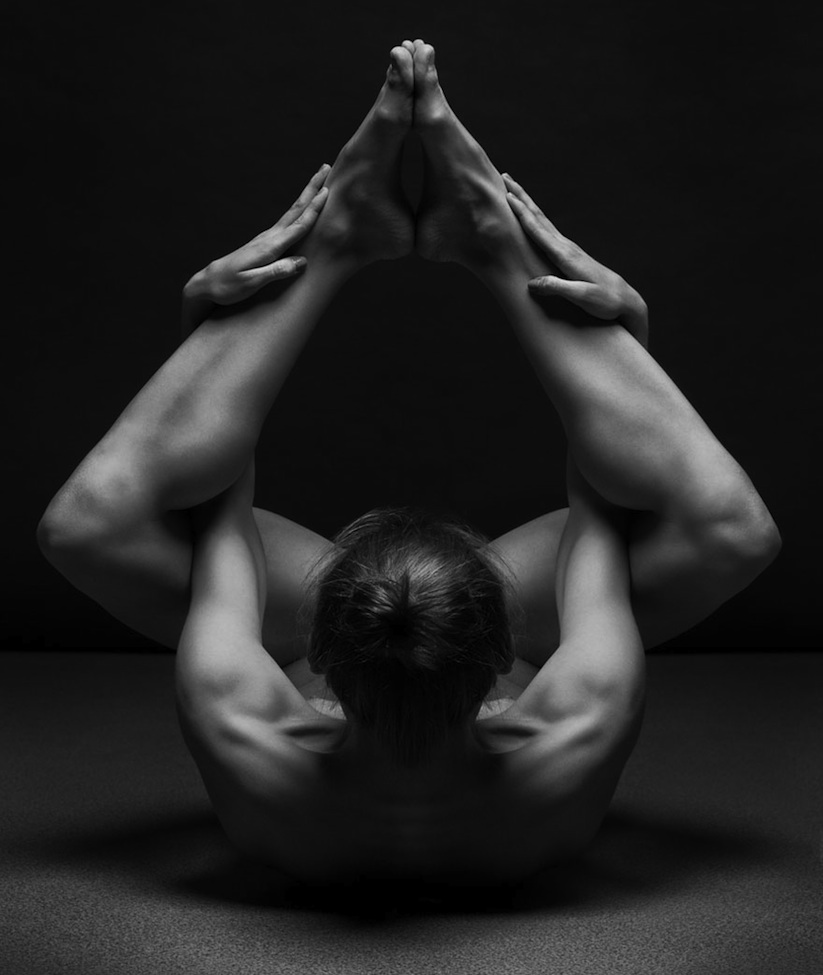 Bodyscapes_The_Beauty_Of_Womens_Bodies_Captured_in_Amazing_BW_Photos_by_Anton_Belovodchenko_2015_05