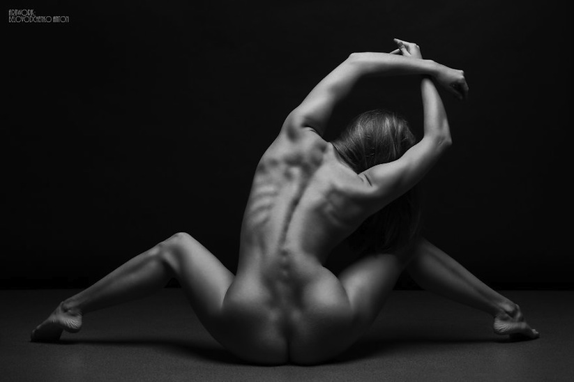 Bodyscapes_The_Beauty_Of_Womens_Bodies_Captured_in_Amazing_BW_Photos_by_Anton_Belovodchenko_2015_07