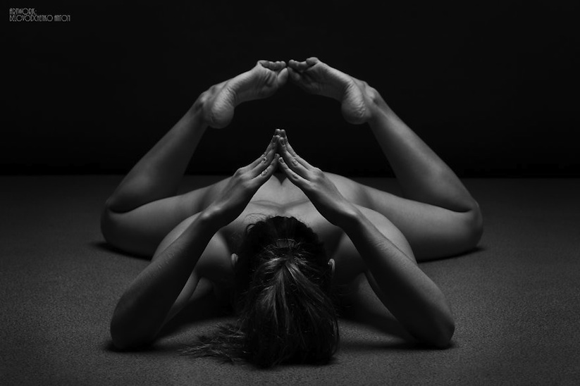 Bodyscapes_The_Beauty_Of_Womens_Bodies_Captured_in_Amazing_BW_Photos_by_Anton_Belovodchenko_2015_08