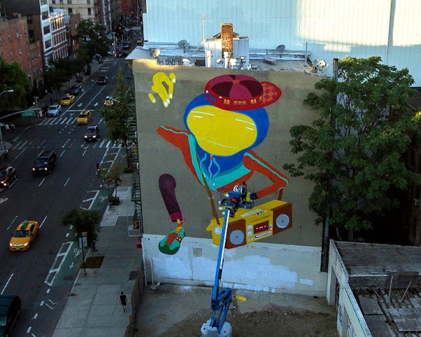 Giant_Oldschool_B_Boy_A_New_Mural_by_Brazilian_Street_Artists_Os_Gemeos_in_New_York_City_2015_04
