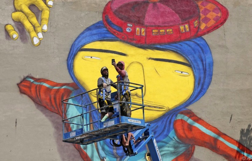 Giant_Oldschool_B_Boy_A_New_Mural_by_Brazilian_Street_Artists_Os_Gemeos_in_New_York_City_2015_07