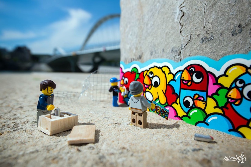 Legographie_New_Adventures_of_LEGO_Minifigs_by_French_Photographer_Samsofy_2015_03