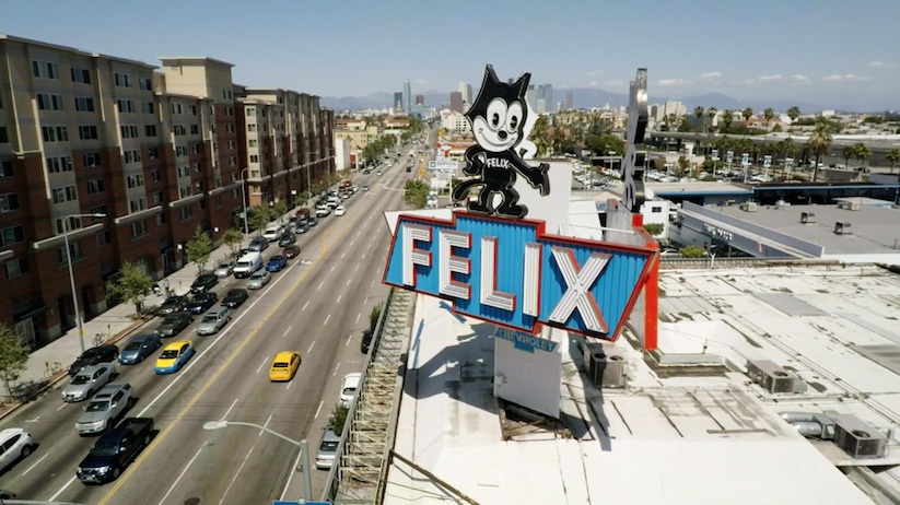 Los_Angeles_Landmarks_Street_Art_from_Above_by_Ian_Wood_2015_02