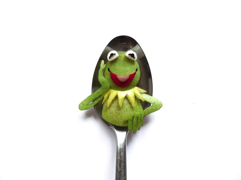 Miniature_Food_Art_Created_on_Spoons_by_Romanian_Artist_Ioana_Vanc_2015_02