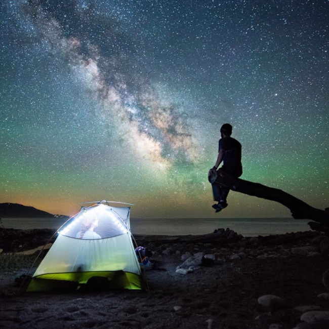 Van_Life_Photographer_Travis_Burke_On_a_1_Year_Road_Trip_in_his_Grandmas_Van_2015_12