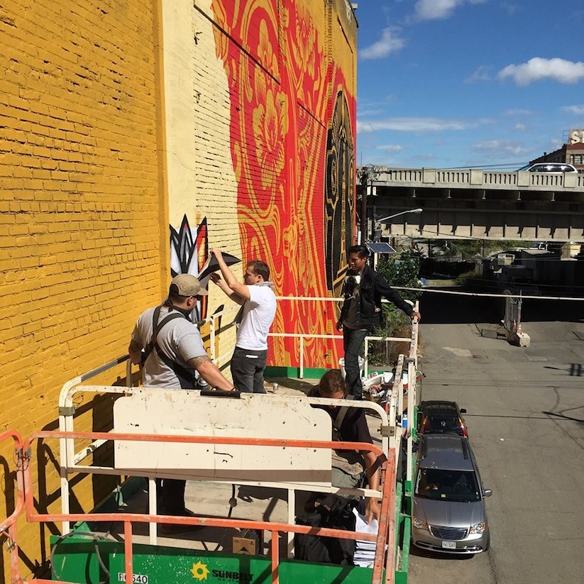 A_Strong_and_Beautiful_New_Mural_by_Shepard_Fairey_in_Jersey_City_USA_2015_05