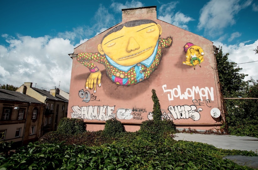 Brazilian_Street_Art_Twins_Os_Gemeos_Created_A_New_Mural_in_Vilnius_Lithuania_2015_01
