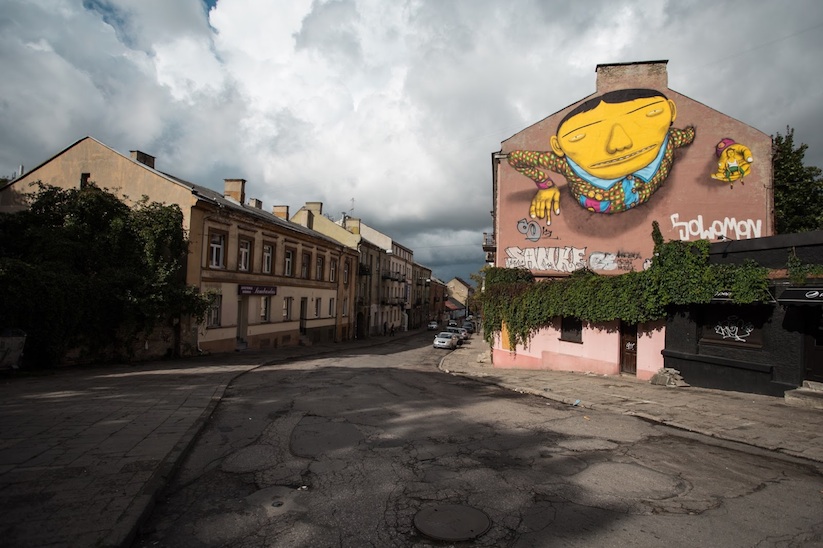 Brazilian_Street_Art_Twins_Os_Gemeos_Created_A_New_Mural_in_Vilnius_Lithuania_2015_05