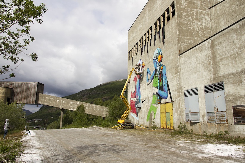 New_Comic_inspired_Mural_by_Street_Artist_Deih_for_UpNorth_Festival_in_Sulitjelma_Norway_2015_06